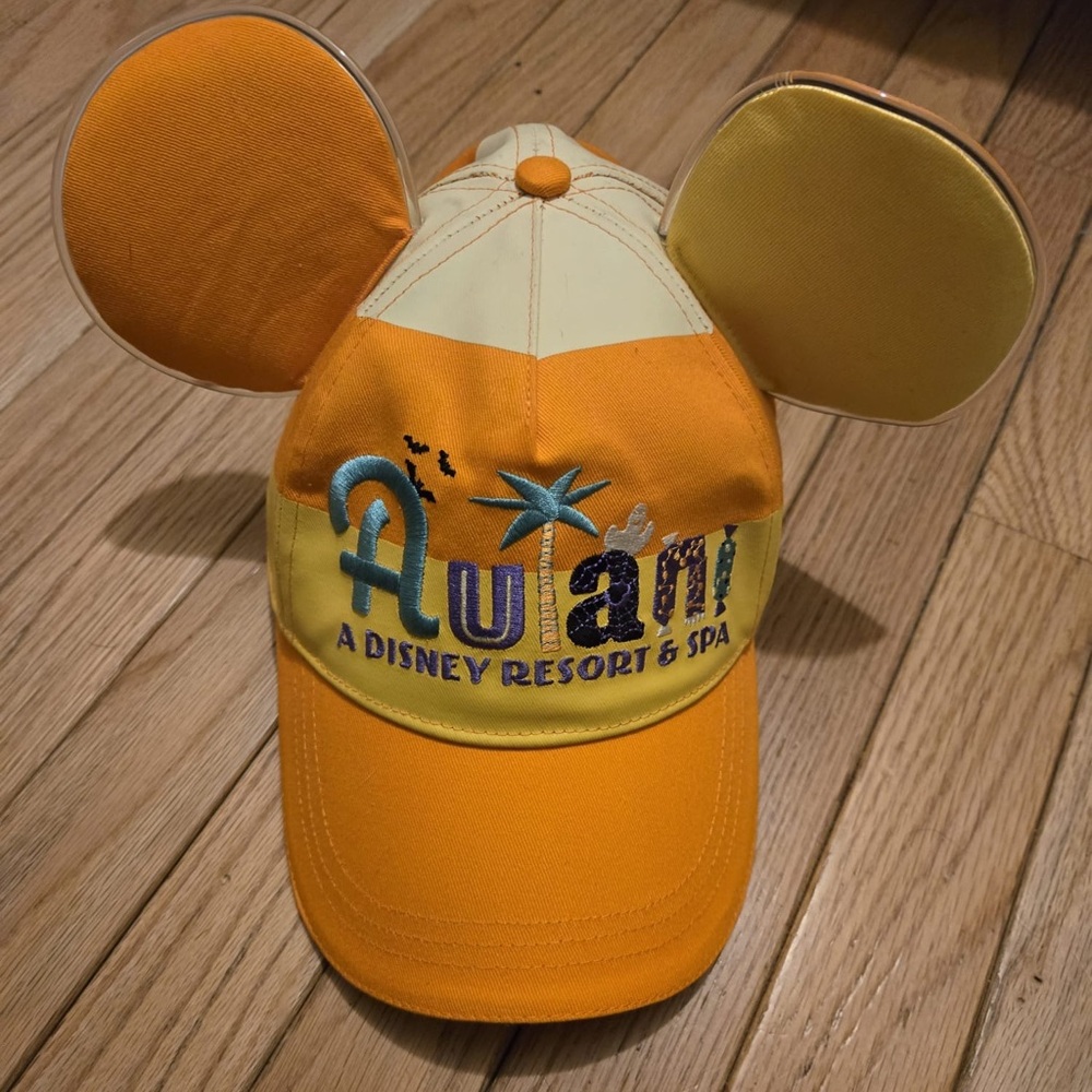 Aulani Halloween hat